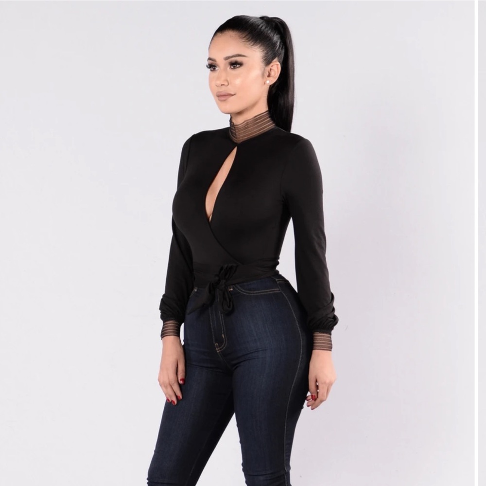 FashionNova “Peep This Top” in Black